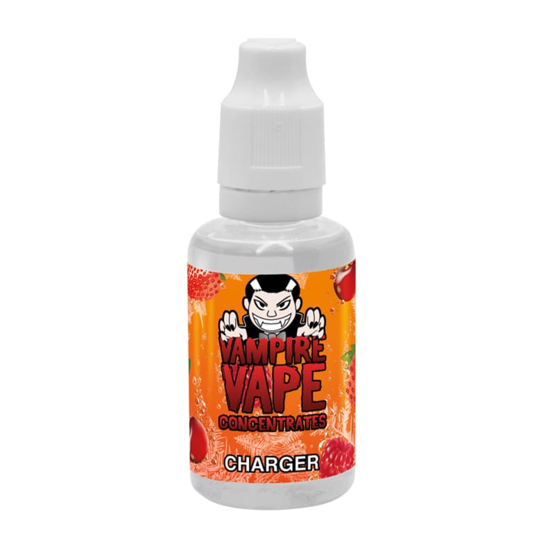 Flacon de 30ml d'arôme concentré Charger Vampire Vape avec étiquette orange illustrée de fruits rouges et d'un vampire.