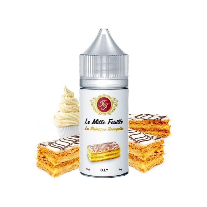 Flacon de 30ml d'arôme concentré Le Mille Feuille La Fabrique Française entouré de pâtisseries mille-feuilles.