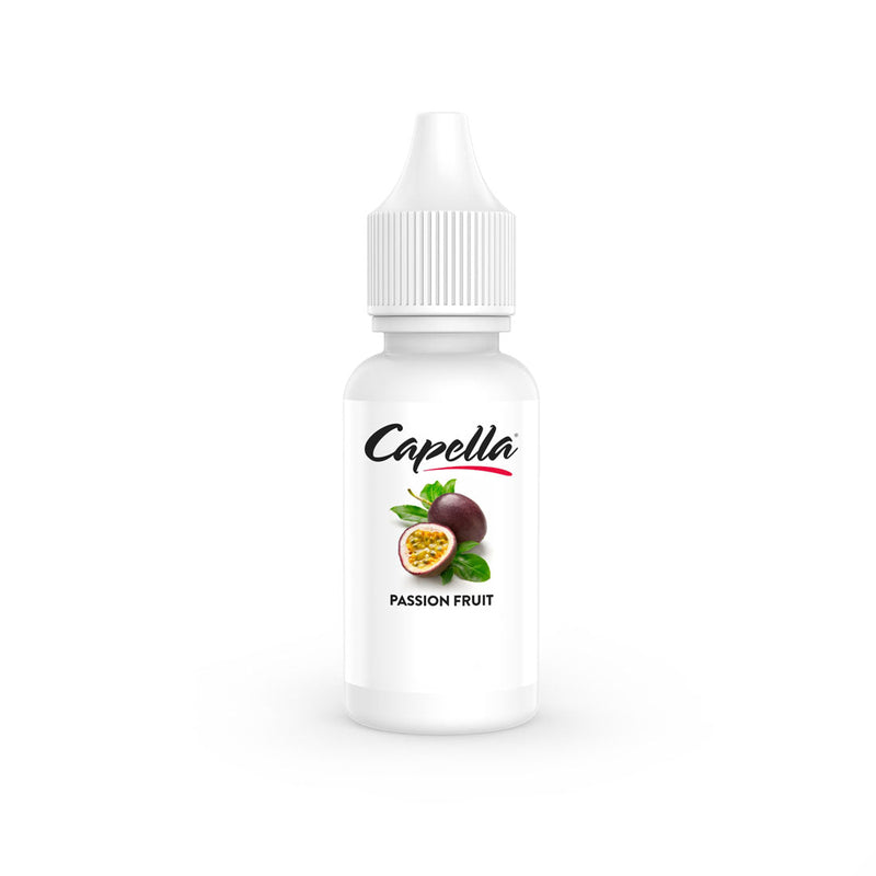 Flacon de 10ml d'arôme concentré Capella Passion Fruit avec étiquette blanche et illustration de fruit de la passion.