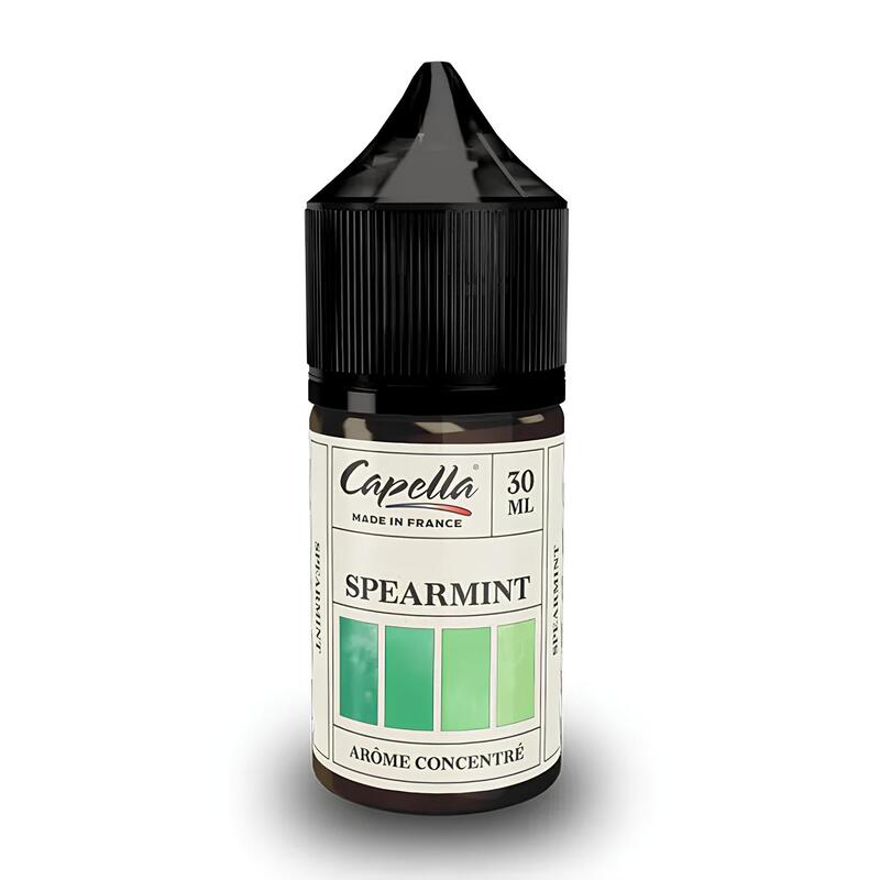 Flacon de 30 ml d'arôme concentré Capella Spearmint avec bouchon noir et étiquette blanche aux nuances de vert menthe.