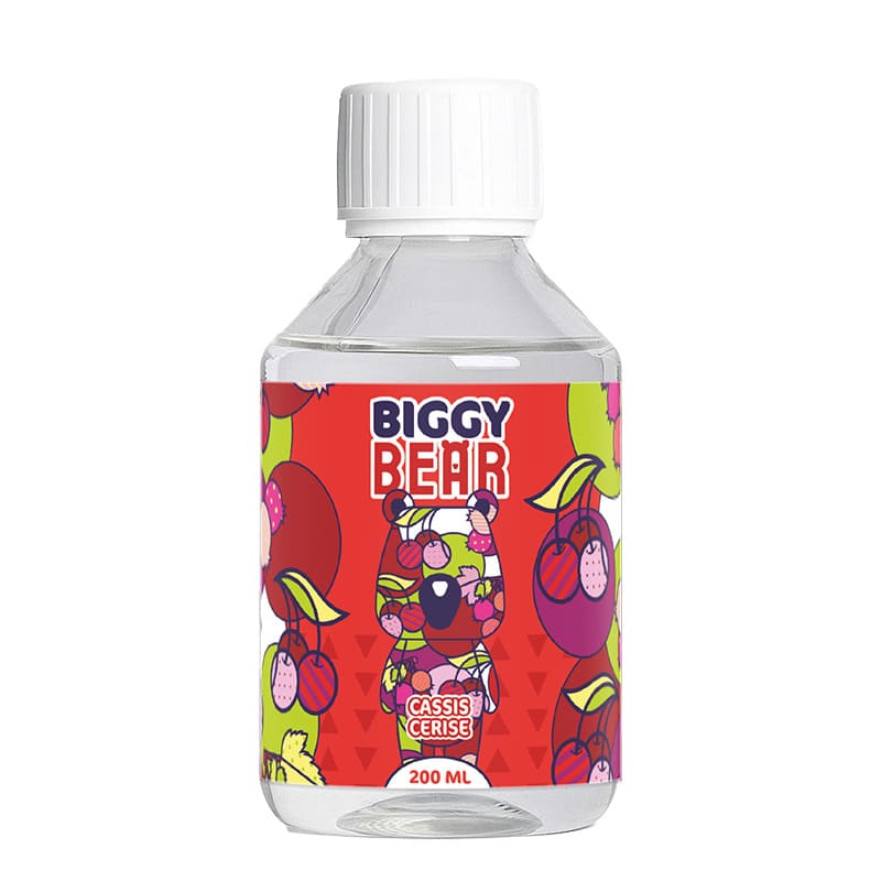 Flacon de 200ml d'e-liquide Biggy Bear Cassis Cerise avec étiquette colorée illustrée d'un ours et de fruits rouges.