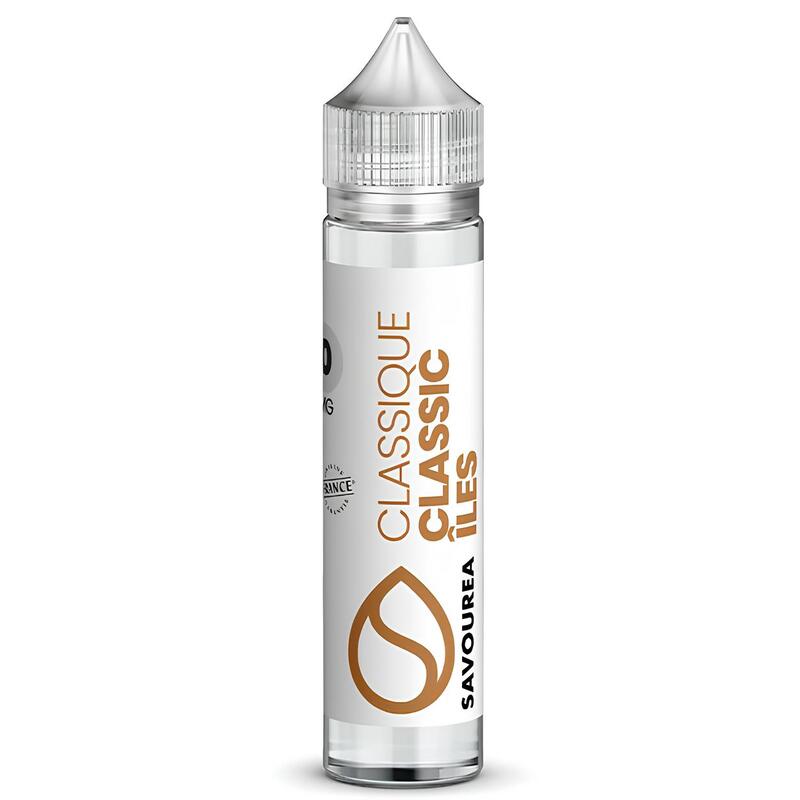 Flacon de 50ml d'e-liquide Savourea Classic Îles avec étiquette blanche, logo marron et bouchon transparent.