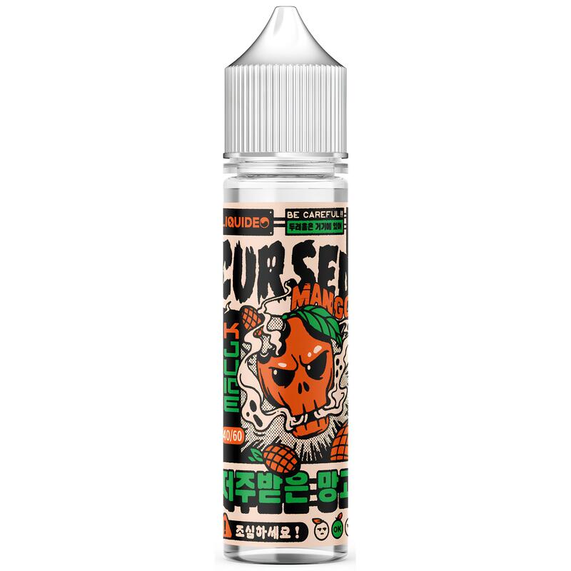 Flacon d'e-liquide Liquideo Cursed Mango 50ml avec étiquette illustrée d'un crùne en forme de mangue et texte coréen.