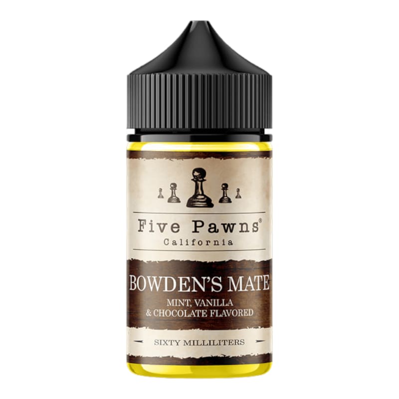 Flacon de 50ml Five Pawns Bowden's Mate avec étiquette vintage, bouchon noir et liquide jaune doré visible.