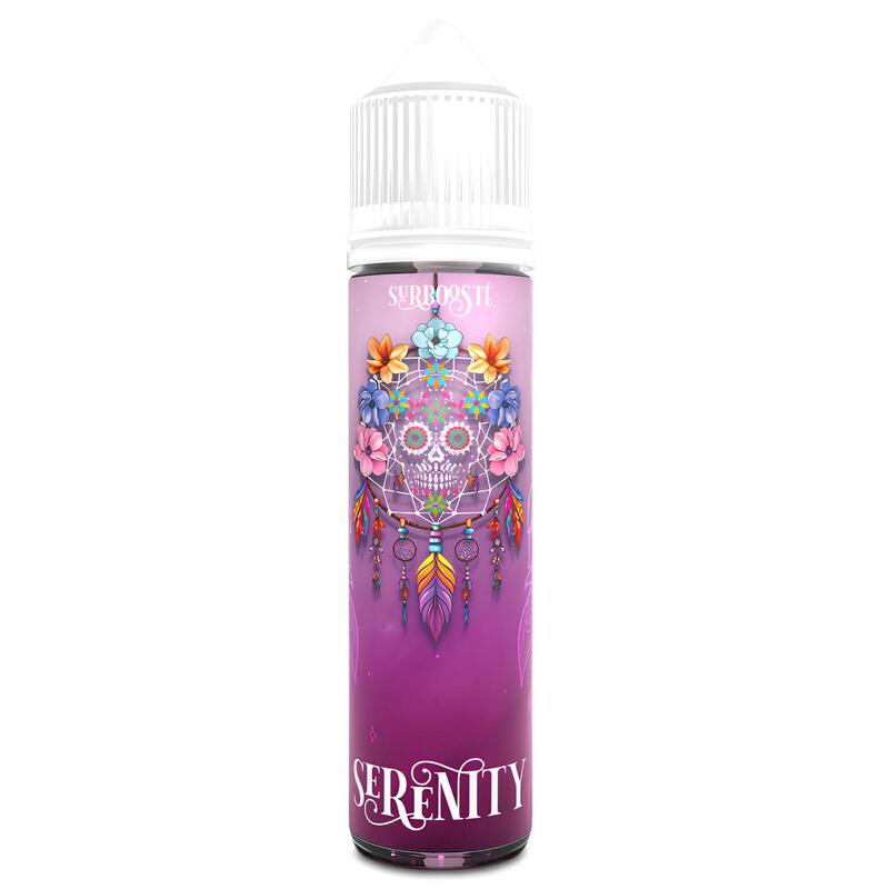 Flacon d'e-liquide Serenity 50ml Full Moon avec étiquette violette illustrée d'un crâne décoré façon attrape-rêves.