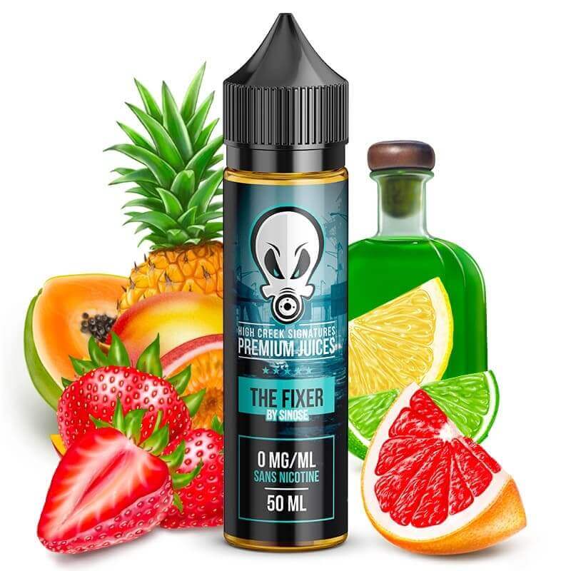 Flacon de 50ml d'e-liquide The Fixer High Creek entouré de fruits frais, d'ananas, de fraises et d'agrumes sur fond blanc.