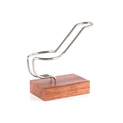 Support pour e-pipe Creavap avec base rectangulaire en bois naturel et structure porte-pipe en métal argenté élégant.