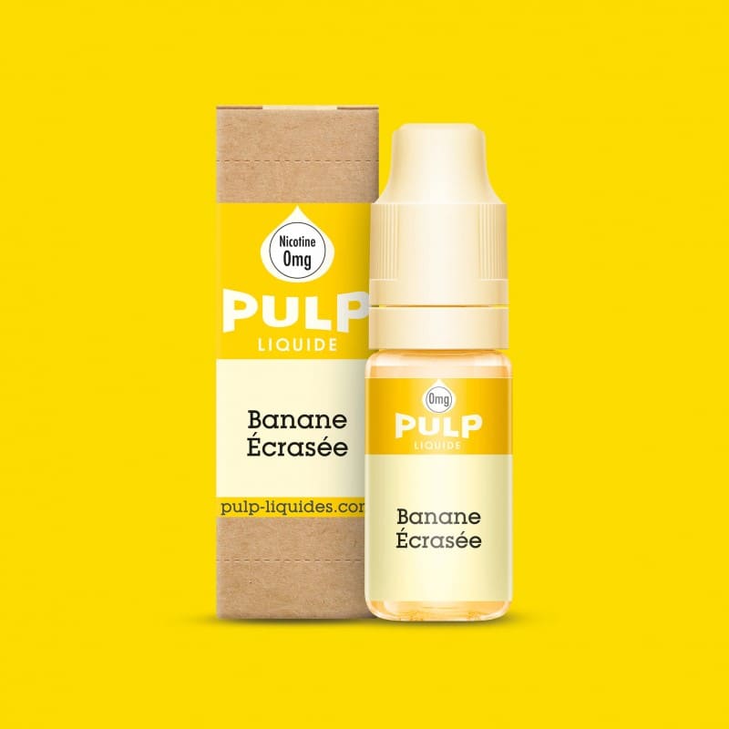 Flacon d'e-liquide PULP Banane Écrasée 10ml avec sa boîte en carton kraft sur fond jaune vif.