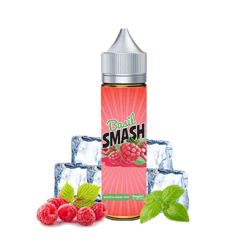 Flacon d'e-liquide Basil Smash 50ml Aromazon avec étiquette rouge, framboises fraîches, feuilles de basilic et glaçons.