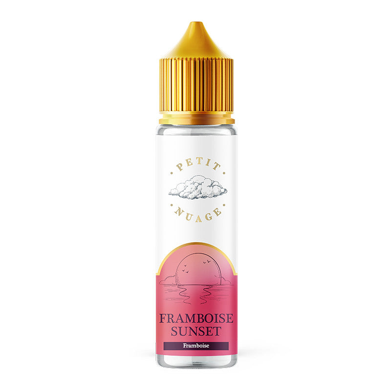 Flacon d'e-liquide Petit Nuage Framboise Sunset 50ml avec bouchon doré et étiquette illustrée d'un coucher de soleil.
