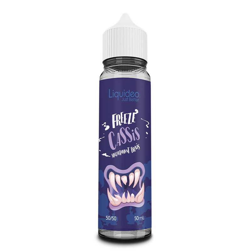 Flacon de 50ml Liquideo Freeze Cassis avec étiquette violette illustrée d'une bouche aux crocs acérés et bouchon blanc.