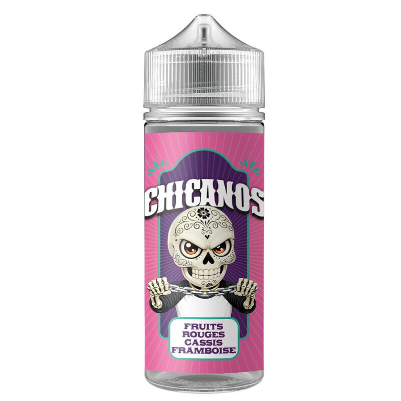 Flacon d'e-liquide Chicanos Fruits Rouges, Cassis et Framboise avec étiquette rose illustrée d'une tête de mort mexicaine.