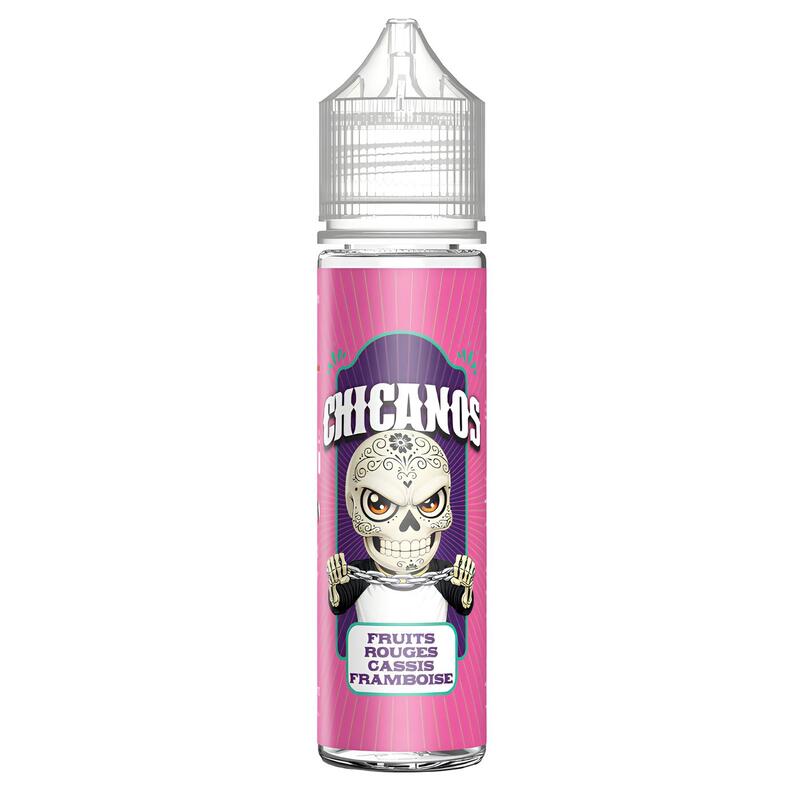 Flacon d'e-liquide Chicanos Fruits Rouges Cassis Framboise avec étiquette rose illustrée d'une tête de mort style Calavera.