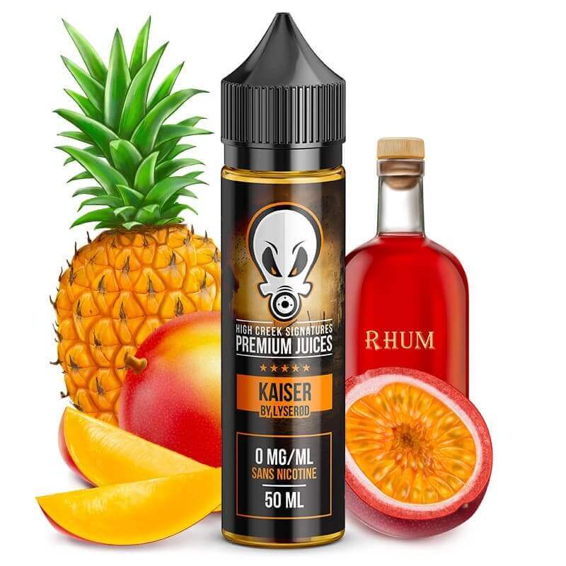 Flacon de e-liquide High Creek Kaiser 50ml entouré d'ananas, de mangue, de fruit de la passion et d'une bouteille de rhum.