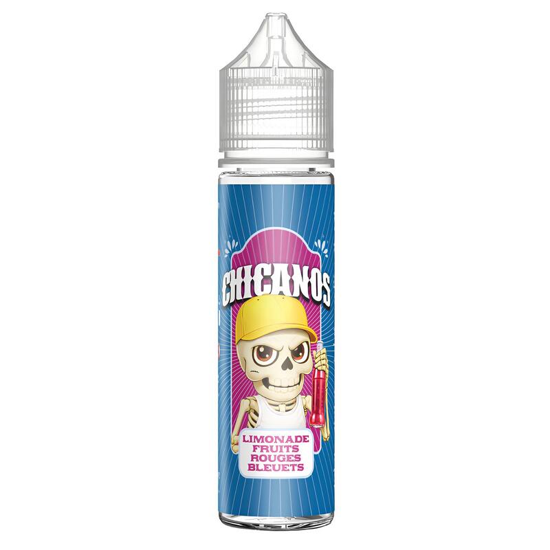 Flacon d'e-liquide Chicanos Limonade Fruits Rouges Bleuets avec étiquette bleue illustrée d'un squelette et bouchon transparent.