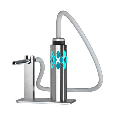 Dock en aluminium brossé pour Fumytech Hookah Air avec tuyau en silicone et design oriental ajouré rétroéclairé bleu.
